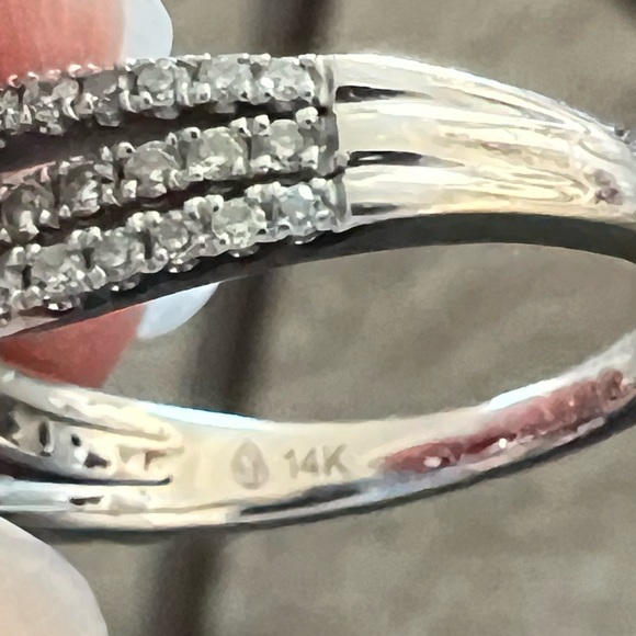 Wedding Ring set. 14k rose gold ** Serious inquiries only** - Picture 6 of 6